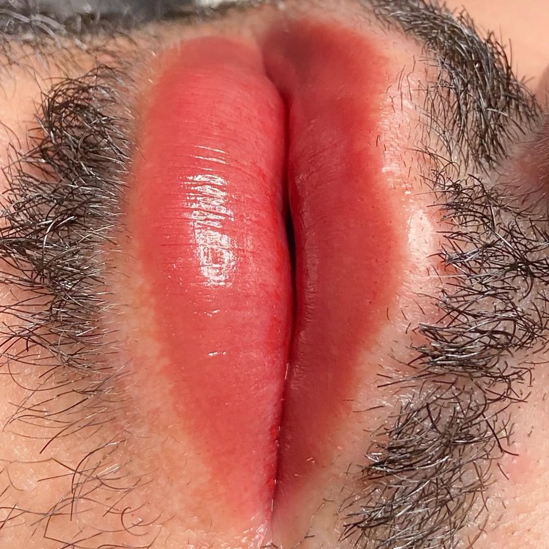Micropigmentação labial masculina